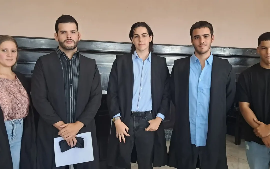 Evocan en Santa Clara primera autodefensa de Fidel Castro